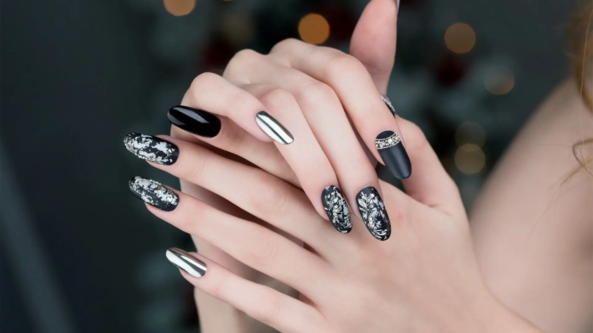 Bayraklı Protez Tırnak